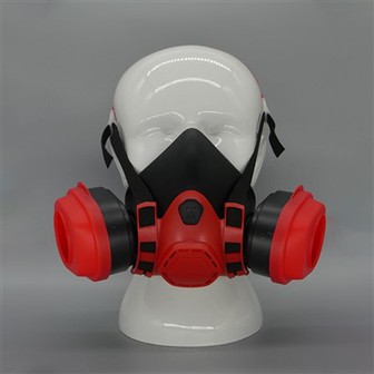 Puolikasvonaamio patruunalla